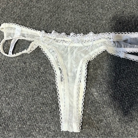 NWT Oh La La Cheri unlined balconette bra, G string and garter belt set SZ Large - Picture 6 of 10